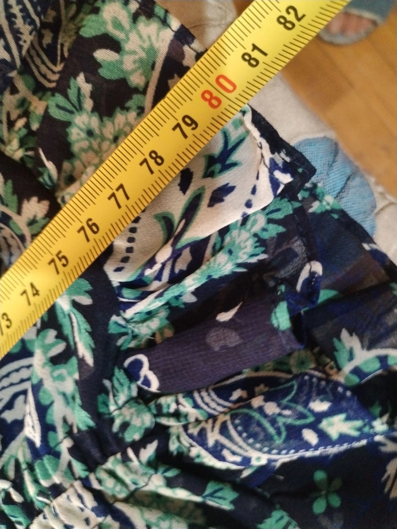 Un vestido de Zara elegante con un diseño espectacular y un estampado muy original – photo 13